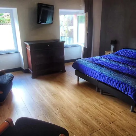 Les Hotes De Guest house